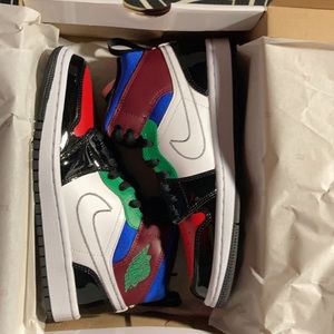 Nike jordan 1 mids. SOLD